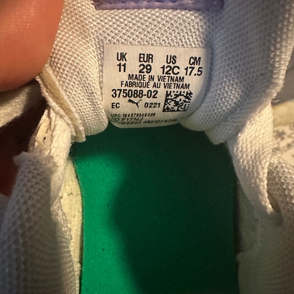 Kids puma shoes; lightly worn